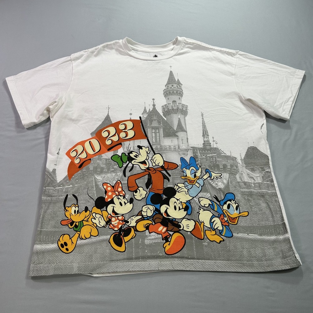 Disney Shirt Mens 2XL 2023 Mickey Minnie Donald Goofy Pluto Daisy Castle Tee